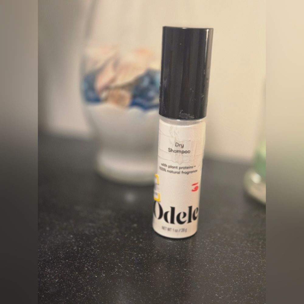 Dry Shampoo - Black and White